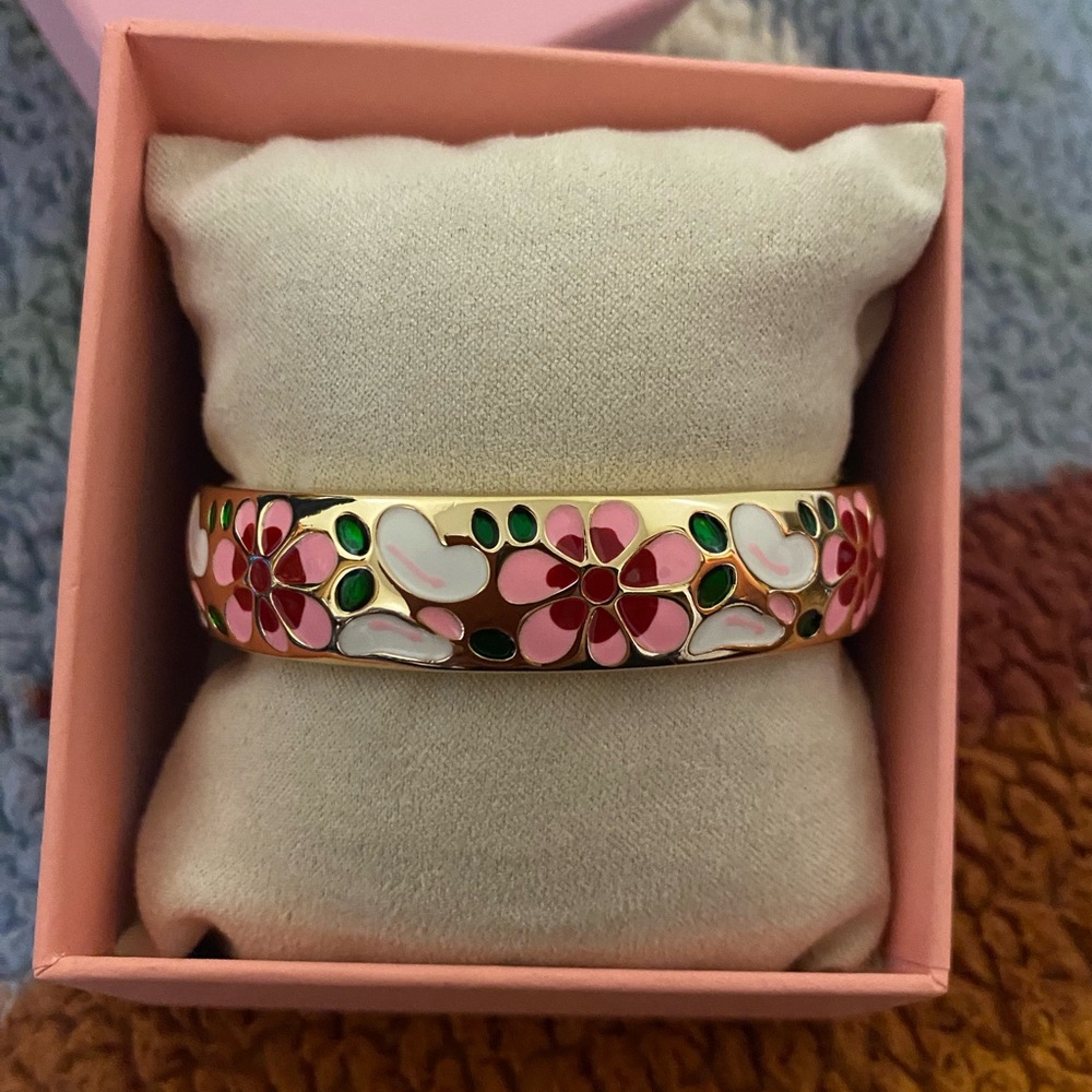NEW Gold Bracelet with Pink Beautiful Floral Design